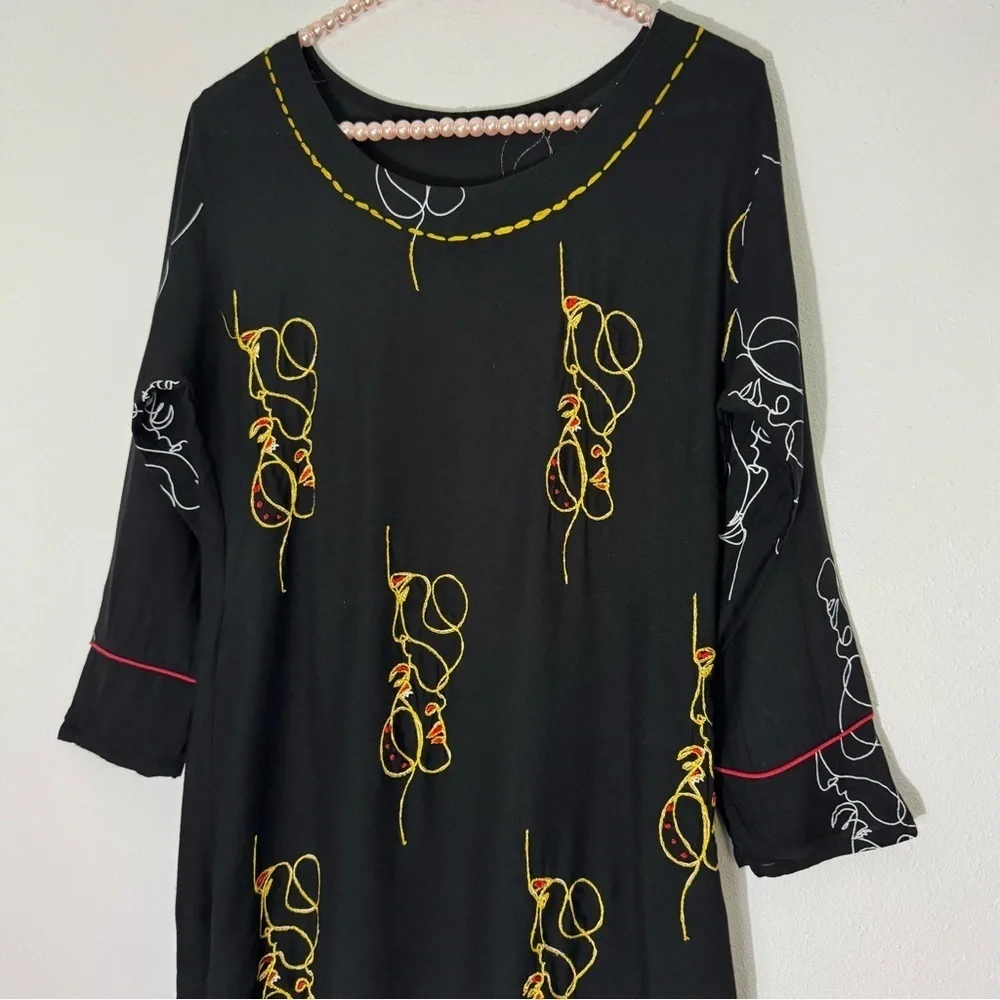 Unbranded black intertwined couple embroidered faces dress size Large - Picture 2 of 16